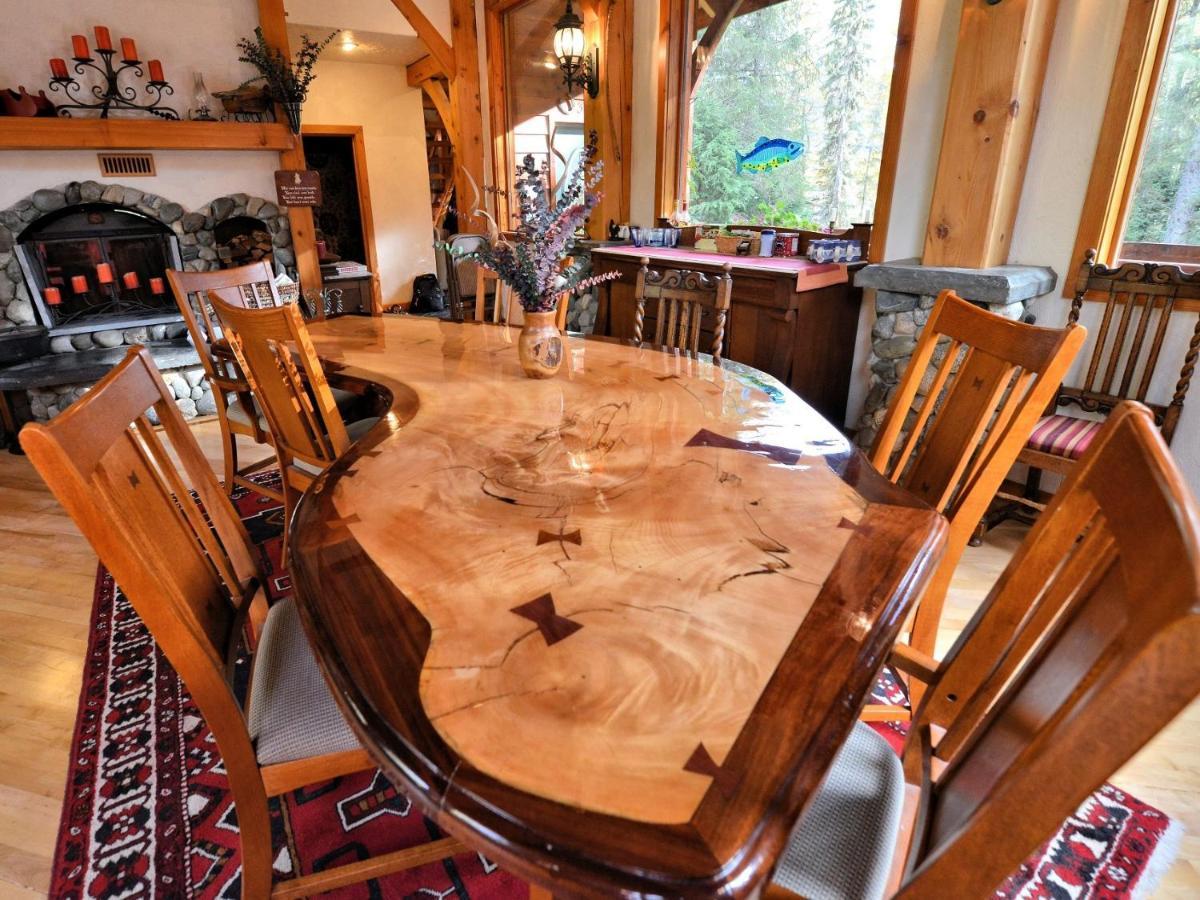 Carriage House Accommodations Girdwood Exterior photo
